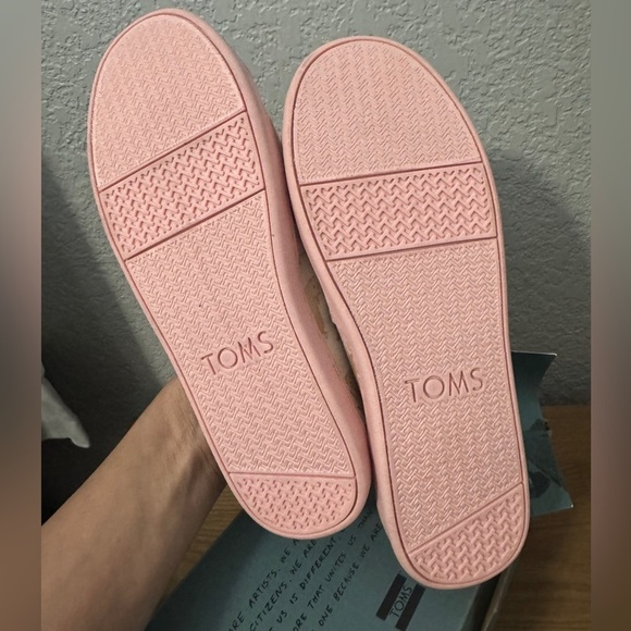 TOMS Pink Year Of The Pig Print Canvas Shoe - Picture 6 of 6